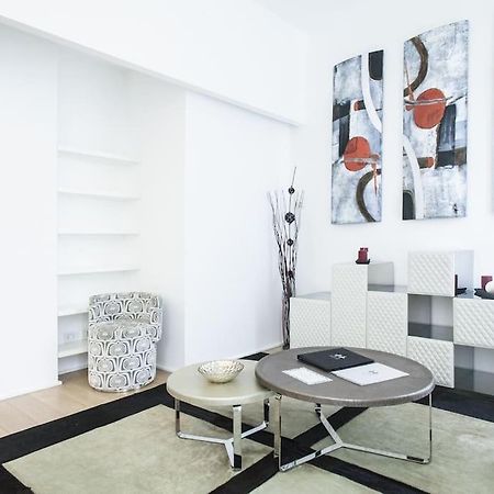 Charming Home Near Duomo Милано Екстериор снимка