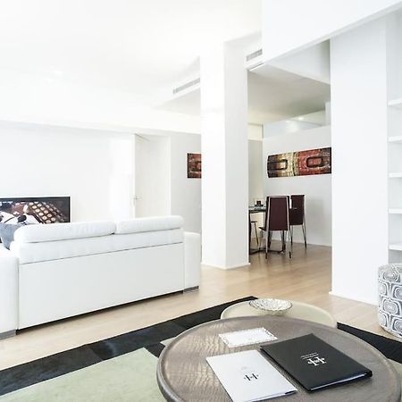 Charming Home Near Duomo Милано Екстериор снимка