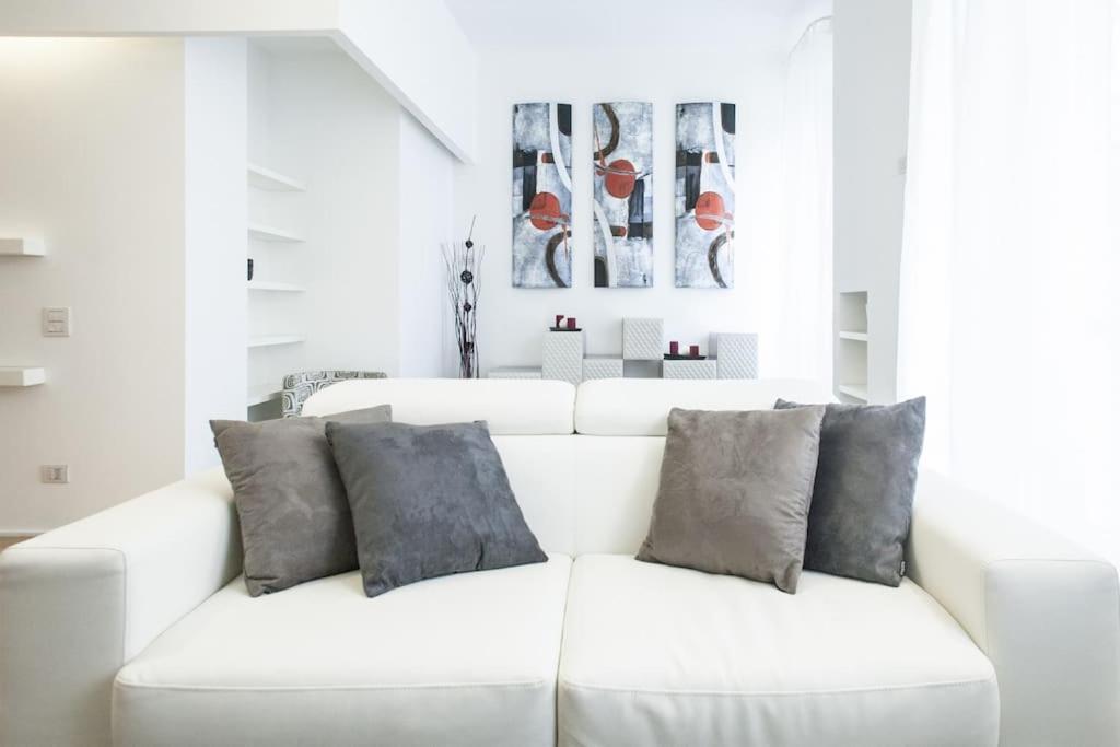 Charming Home Near Duomo Милано Екстериор снимка